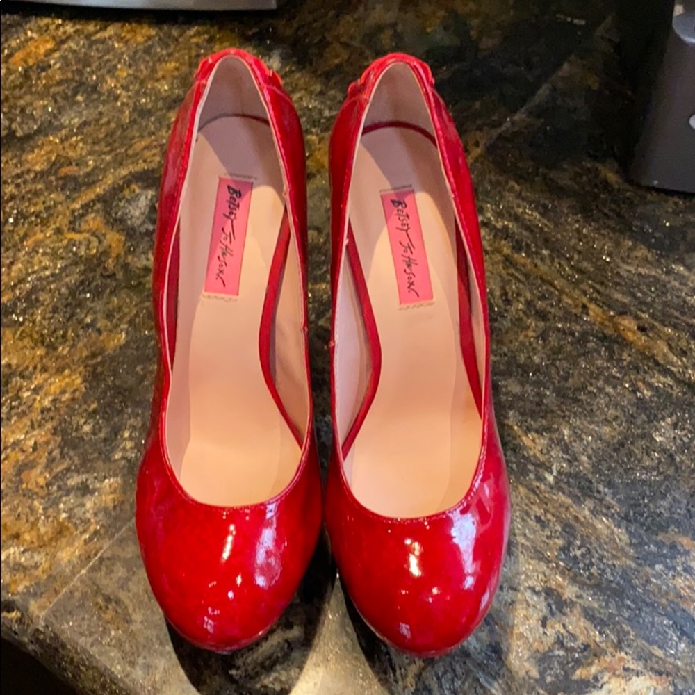 Betsey Johnson pumps size 8.5